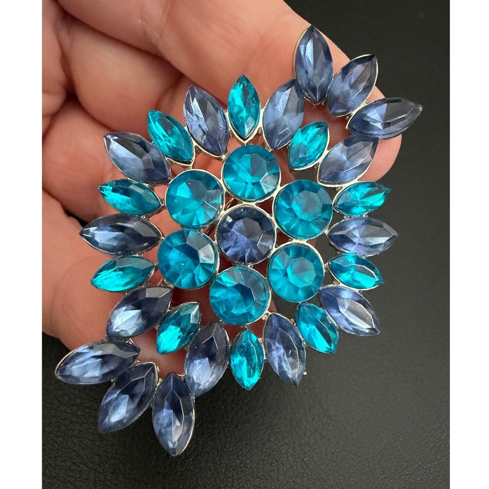 Vintage Rhinestone Brooch Jewel Tone Blue Teal Silver Tone
